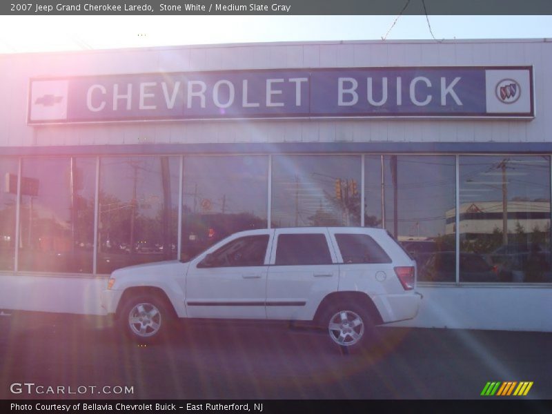 Stone White / Medium Slate Gray 2007 Jeep Grand Cherokee Laredo