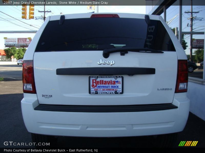 Stone White / Medium Slate Gray 2007 Jeep Grand Cherokee Laredo