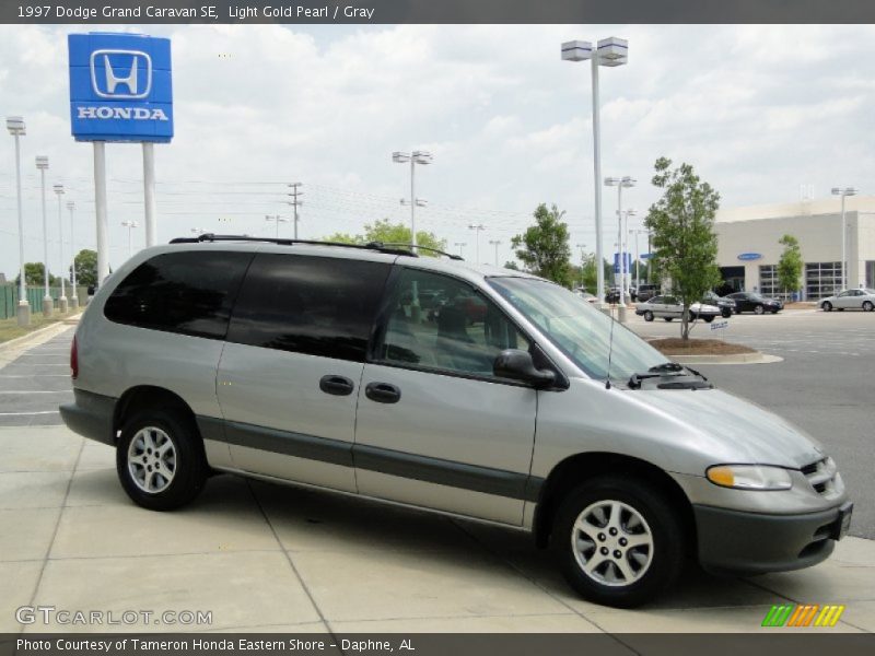 Light Gold Pearl / Gray 1997 Dodge Grand Caravan SE