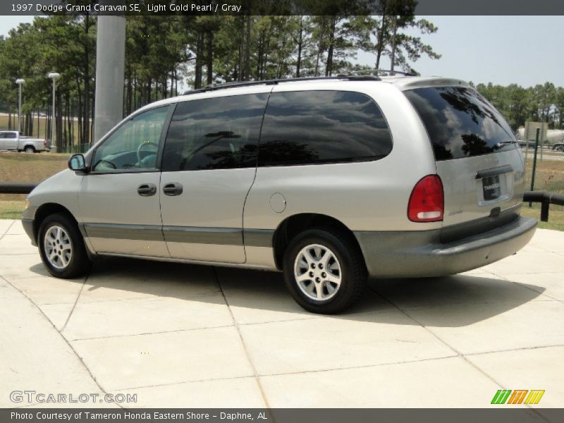 Light Gold Pearl / Gray 1997 Dodge Grand Caravan SE