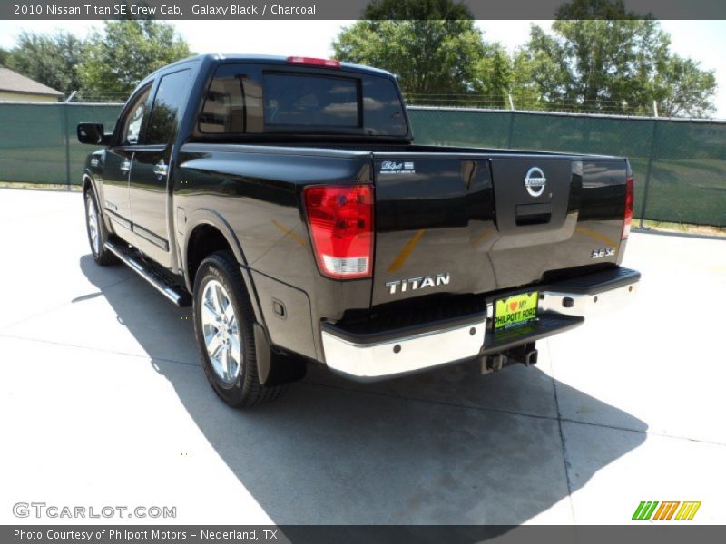 Galaxy Black / Charcoal 2010 Nissan Titan SE Crew Cab