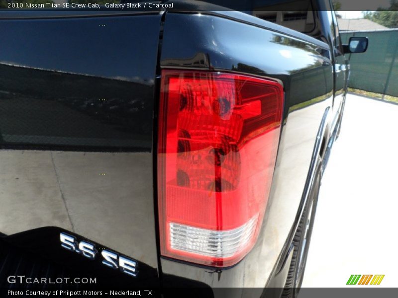 Galaxy Black / Charcoal 2010 Nissan Titan SE Crew Cab