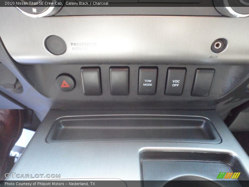 Galaxy Black / Charcoal 2010 Nissan Titan SE Crew Cab