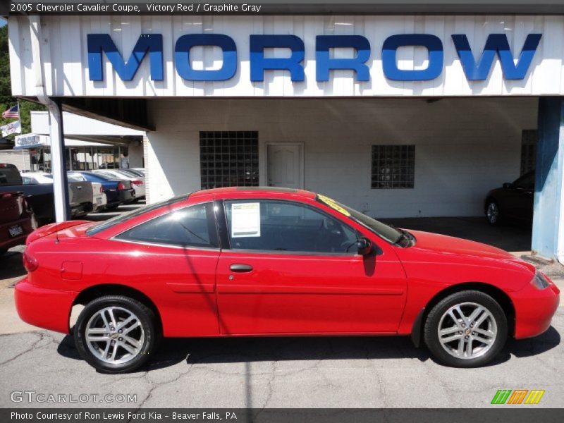 Victory Red / Graphite Gray 2005 Chevrolet Cavalier Coupe