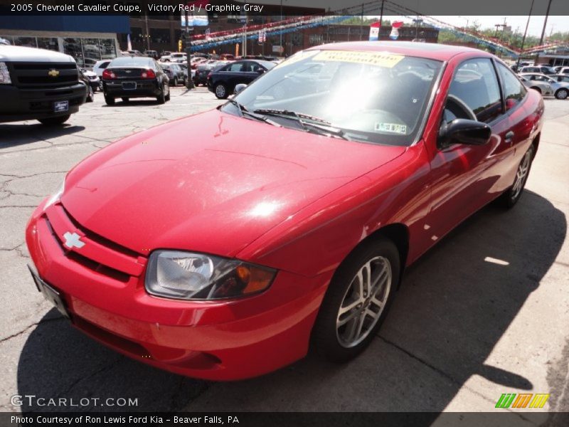 Victory Red / Graphite Gray 2005 Chevrolet Cavalier Coupe