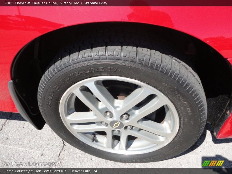 Victory Red / Graphite Gray 2005 Chevrolet Cavalier Coupe