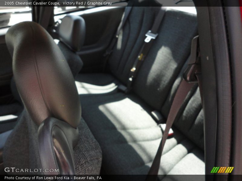 Victory Red / Graphite Gray 2005 Chevrolet Cavalier Coupe