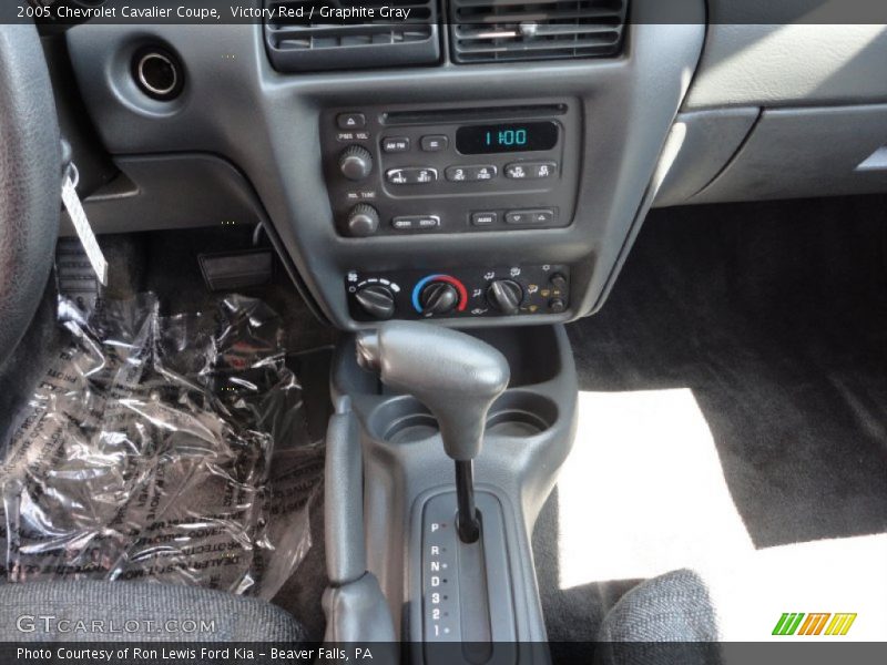 Victory Red / Graphite Gray 2005 Chevrolet Cavalier Coupe