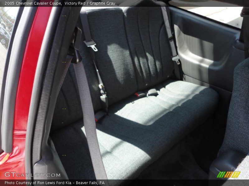 Victory Red / Graphite Gray 2005 Chevrolet Cavalier Coupe