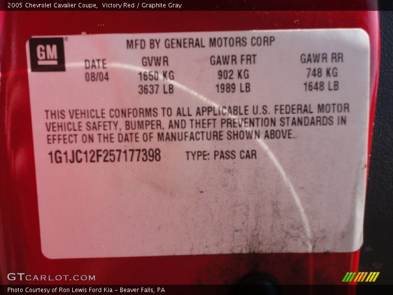 Victory Red / Graphite Gray 2005 Chevrolet Cavalier Coupe