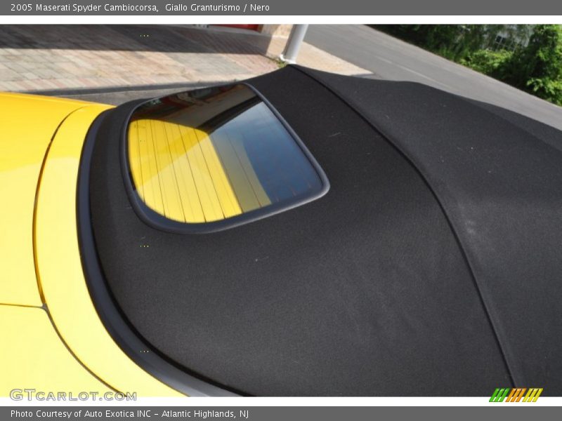 Giallo Granturismo / Nero 2005 Maserati Spyder Cambiocorsa