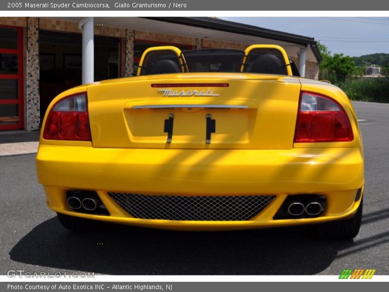 Giallo Granturismo / Nero 2005 Maserati Spyder Cambiocorsa