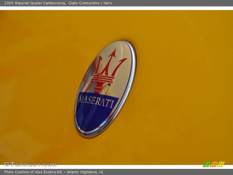 Giallo Granturismo / Nero 2005 Maserati Spyder Cambiocorsa