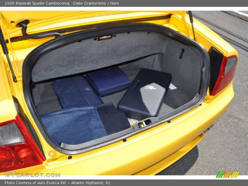 Giallo Granturismo / Nero 2005 Maserati Spyder Cambiocorsa
