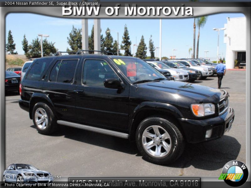 Super Black / Charcoal 2004 Nissan Pathfinder SE