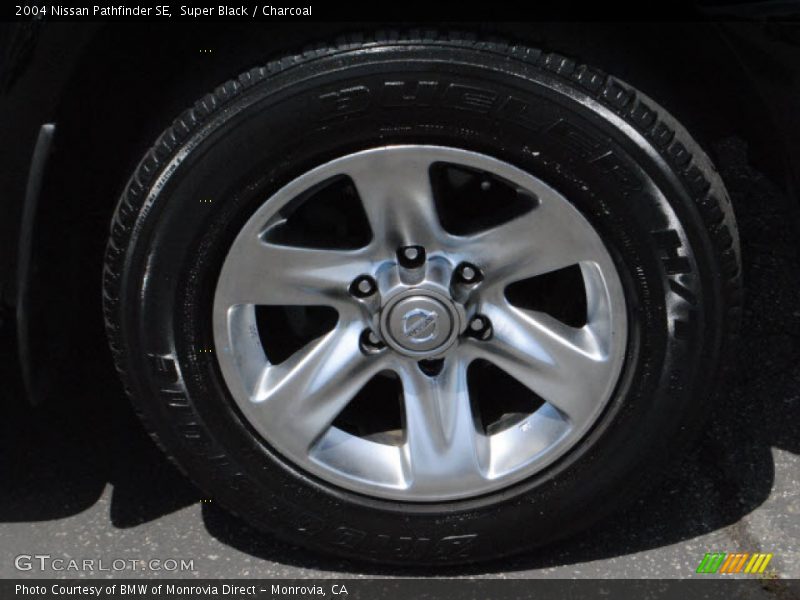 Super Black / Charcoal 2004 Nissan Pathfinder SE