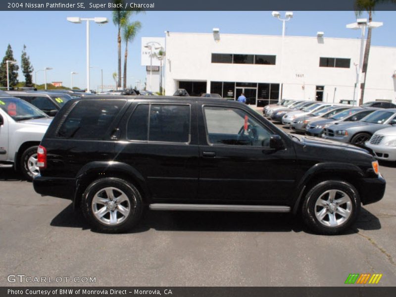 Super Black / Charcoal 2004 Nissan Pathfinder SE