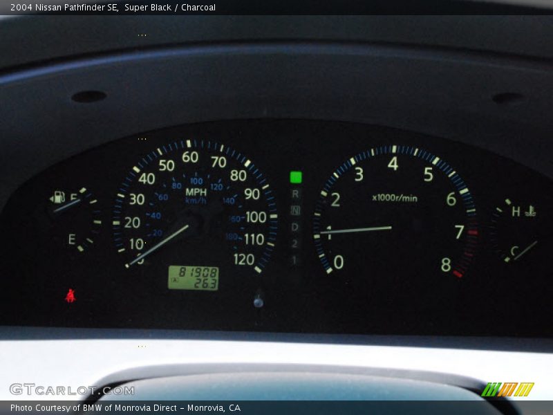 Super Black / Charcoal 2004 Nissan Pathfinder SE