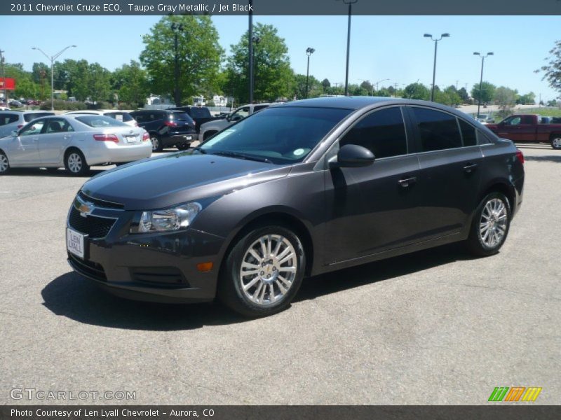 Front 3/4 View of 2011 Cruze ECO