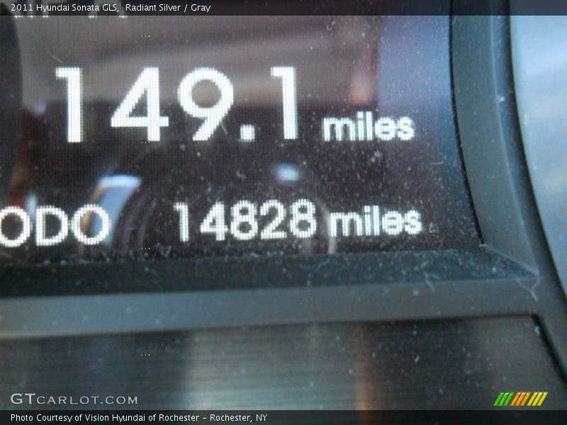 Radiant Silver / Gray 2011 Hyundai Sonata GLS