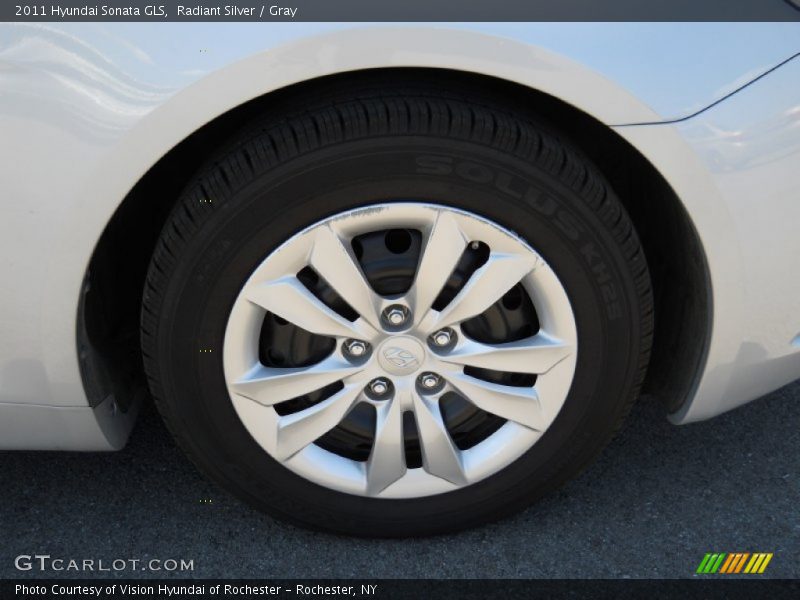 Radiant Silver / Gray 2011 Hyundai Sonata GLS