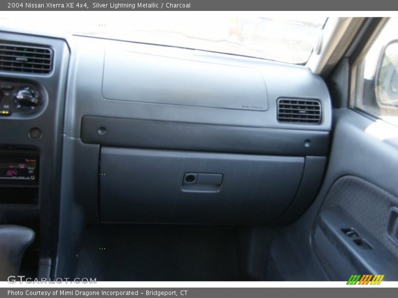 Silver Lightning Metallic / Charcoal 2004 Nissan Xterra XE 4x4
