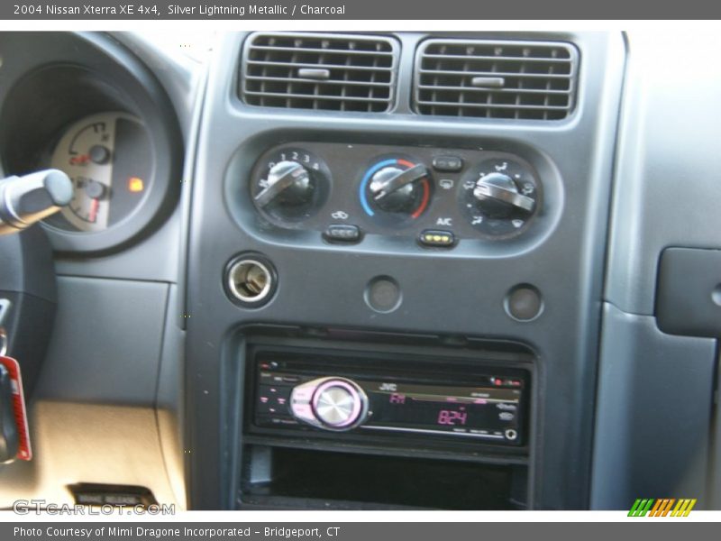 Silver Lightning Metallic / Charcoal 2004 Nissan Xterra XE 4x4