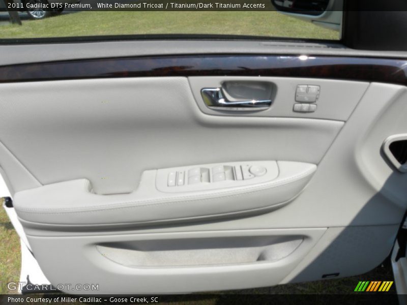 White Diamond Tricoat / Titanium/Dark Titanium Accents 2011 Cadillac DTS Premium