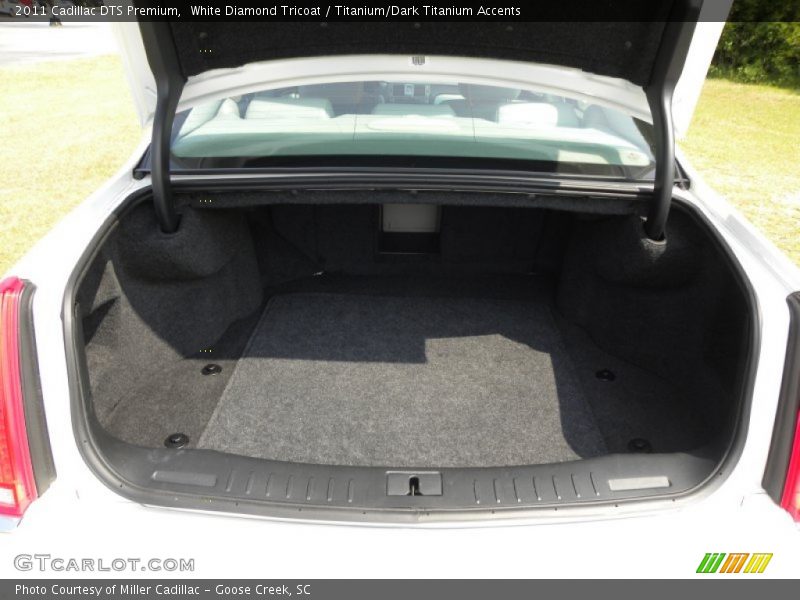 White Diamond Tricoat / Titanium/Dark Titanium Accents 2011 Cadillac DTS Premium