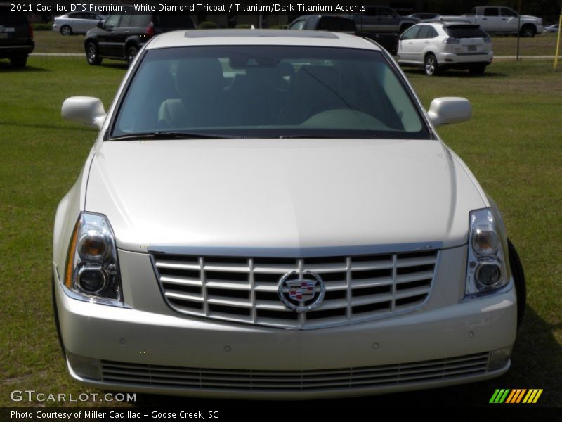 White Diamond Tricoat / Titanium/Dark Titanium Accents 2011 Cadillac DTS Premium