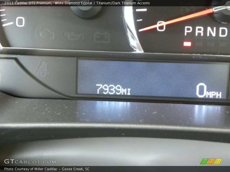 White Diamond Tricoat / Titanium/Dark Titanium Accents 2011 Cadillac DTS Premium