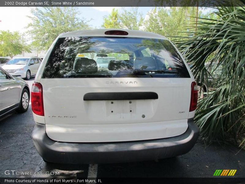 Stone White / Sandstone 2002 Dodge Caravan SE