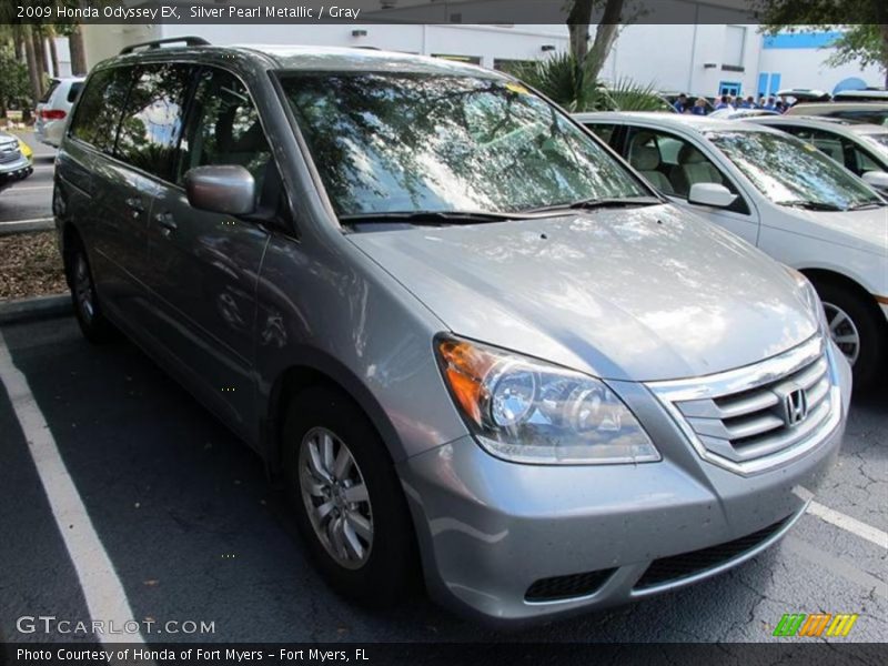 Silver Pearl Metallic / Gray 2009 Honda Odyssey EX