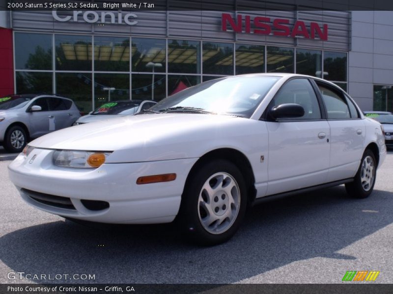 Bright White / Tan 2000 Saturn S Series SL2 Sedan