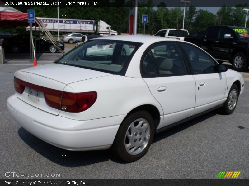 Bright White / Tan 2000 Saturn S Series SL2 Sedan