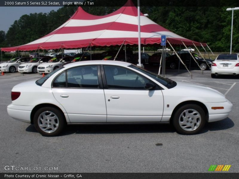 Bright White / Tan 2000 Saturn S Series SL2 Sedan