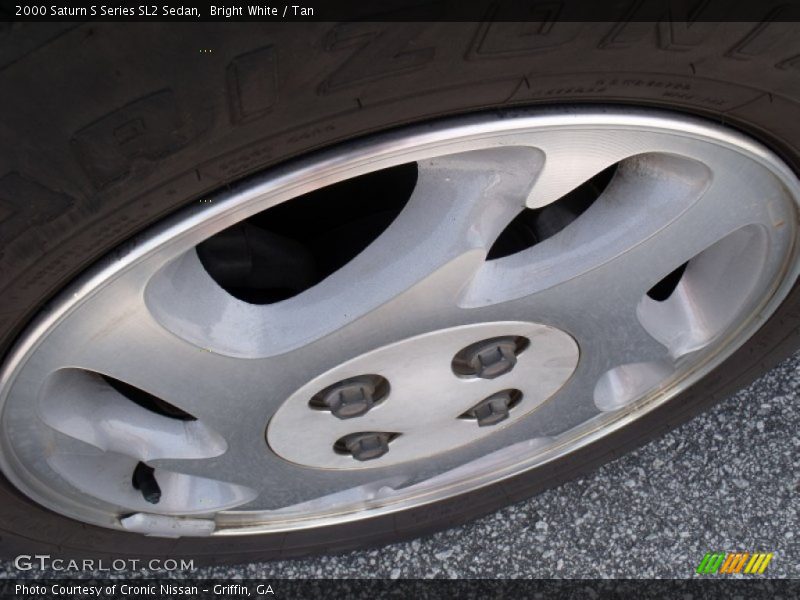 Bright White / Tan 2000 Saturn S Series SL2 Sedan