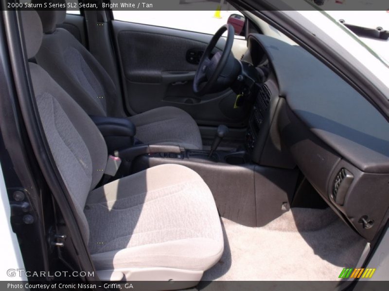 Bright White / Tan 2000 Saturn S Series SL2 Sedan