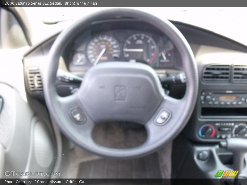 Bright White / Tan 2000 Saturn S Series SL2 Sedan