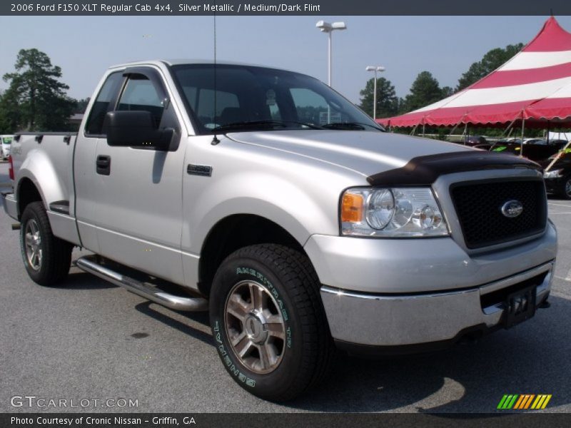 Front 3/4 View of 2006 F150 XLT Regular Cab 4x4