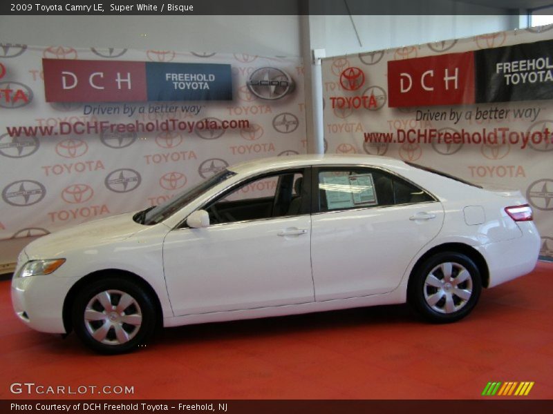 Super White / Bisque 2009 Toyota Camry LE