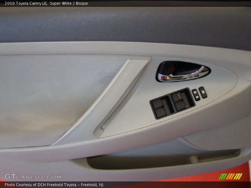 Super White / Bisque 2009 Toyota Camry LE