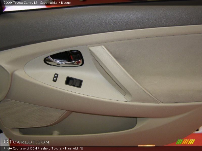 Super White / Bisque 2009 Toyota Camry LE