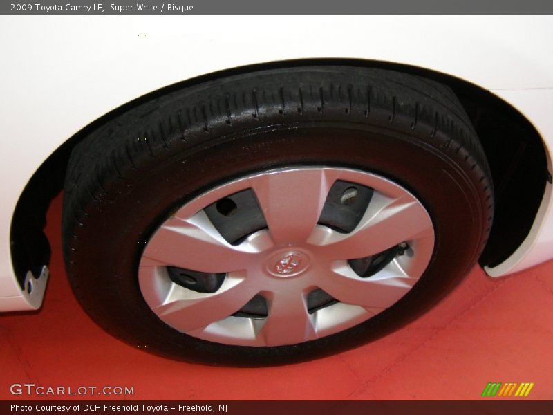 Super White / Bisque 2009 Toyota Camry LE