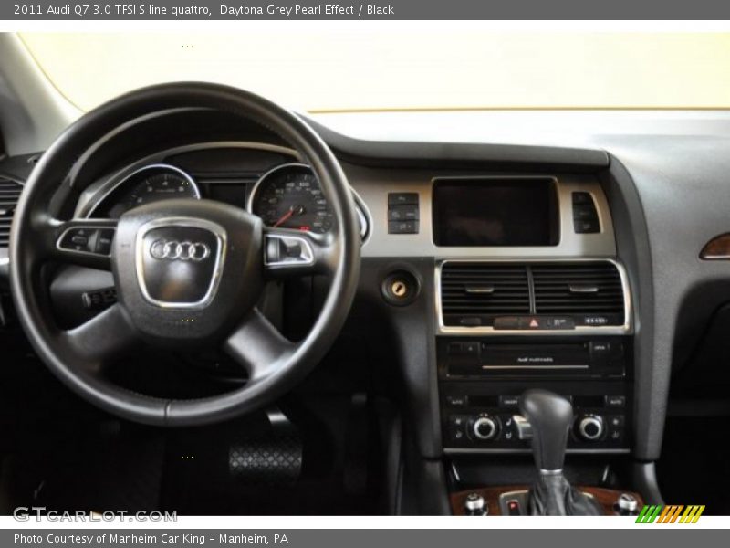 Dashboard of 2011 Q7 3.0 TFSI S line quattro