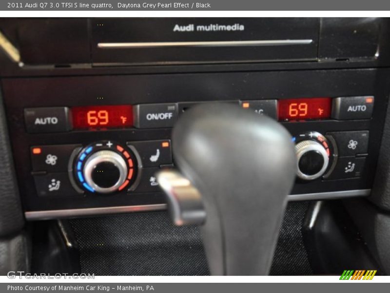 Controls of 2011 Q7 3.0 TFSI S line quattro