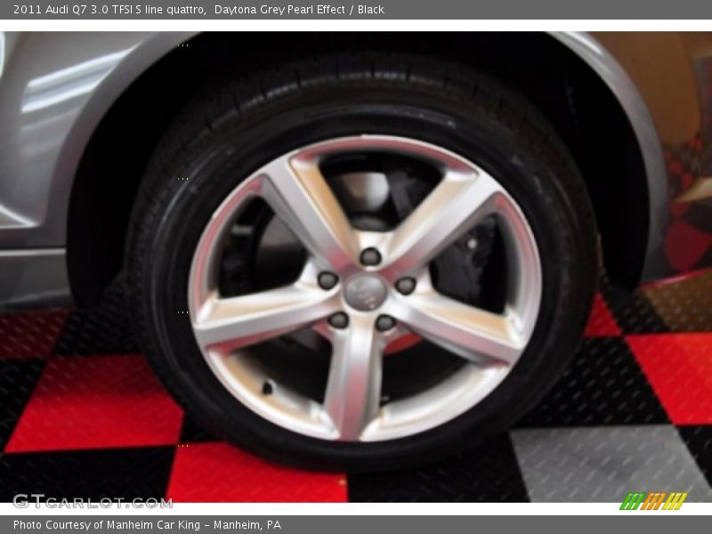Daytona Grey Pearl Effect / Black 2011 Audi Q7 3.0 TFSI S line quattro