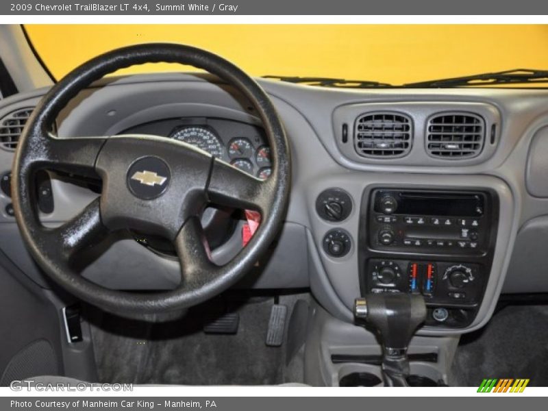 Summit White / Gray 2009 Chevrolet TrailBlazer LT 4x4