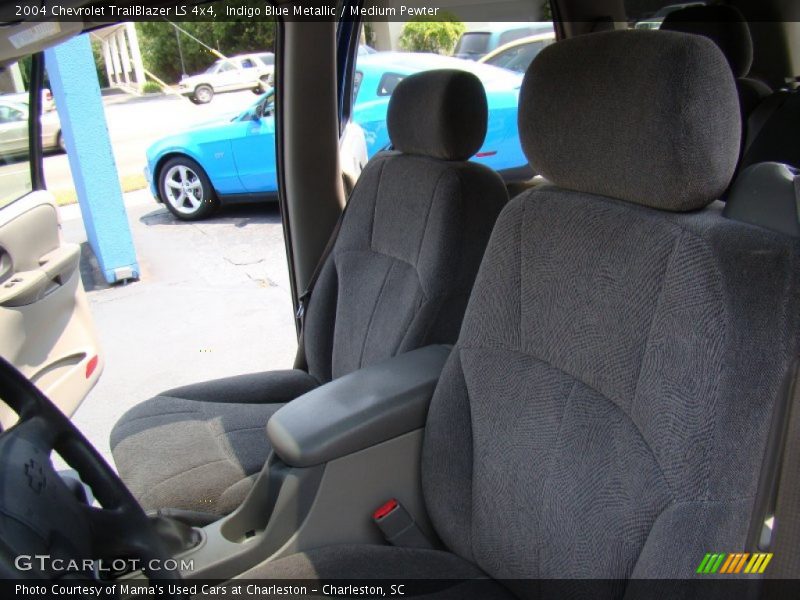 Indigo Blue Metallic / Medium Pewter 2004 Chevrolet TrailBlazer LS 4x4