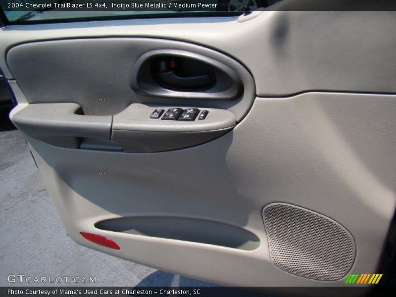 Indigo Blue Metallic / Medium Pewter 2004 Chevrolet TrailBlazer LS 4x4